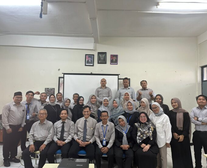 Peningkatan Kompetensi Guru SMK Fadilah Melalui Workshop Intensif